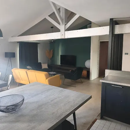L Adresse Bergeracoise Private Garage Center *
